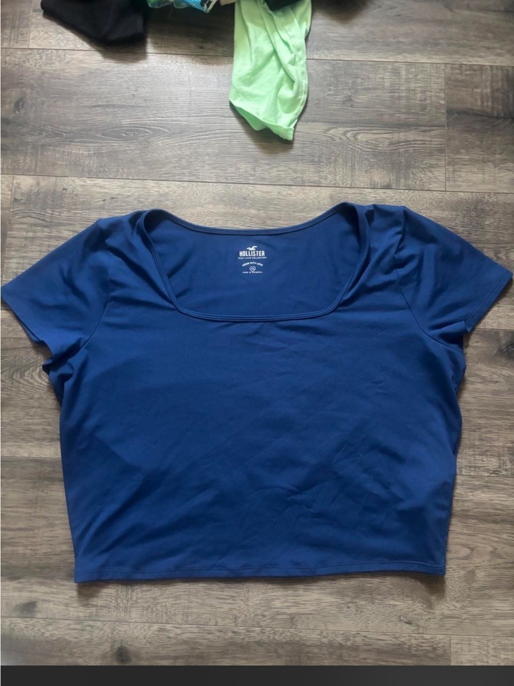 Hollister Women's Navy Short Sleeve